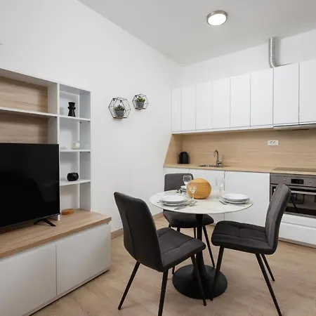 Oliva Apartments: Family-friendly With Sea View And Pool Apartment *