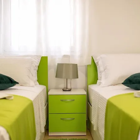 Oliva Apartments: Family-friendly With Sea View And Pool * Podstrana