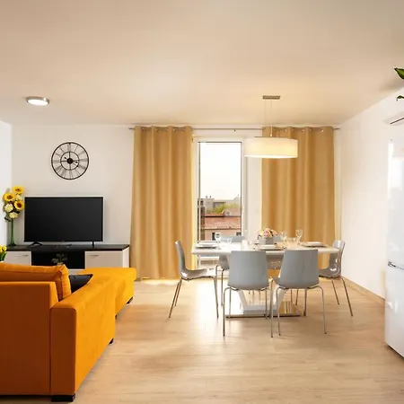 Oliva Apartments: Family-friendly With Sea View And Pool Apartment *