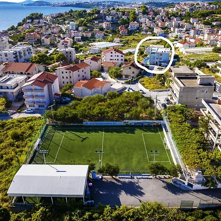 Oliva And Delux For A Family With Swiming Pool, Free Parking, Terace With View At The Sea *