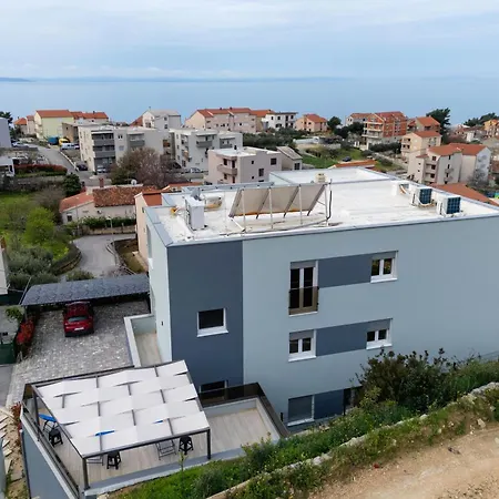 Oliva And Delux For A Family With Swiming Pool, Free Parking, Terace With View At The Sea * Podstrana