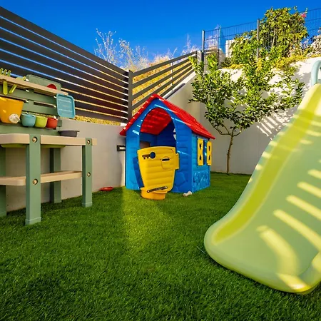 Oliva And Delux For A Family With Swiming Pool, Free Parking, Terace With View At The Sea * Podstrana