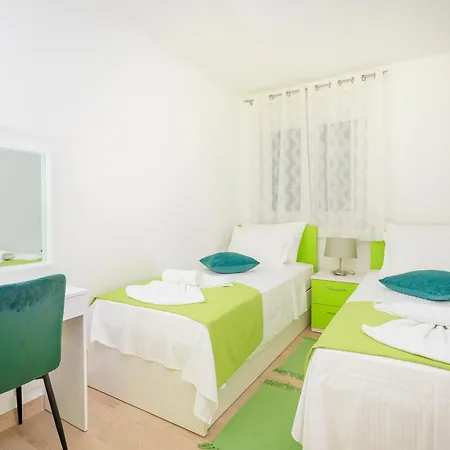 Oliva Apartments: Family-friendly With Sea View And Pool Apartment *