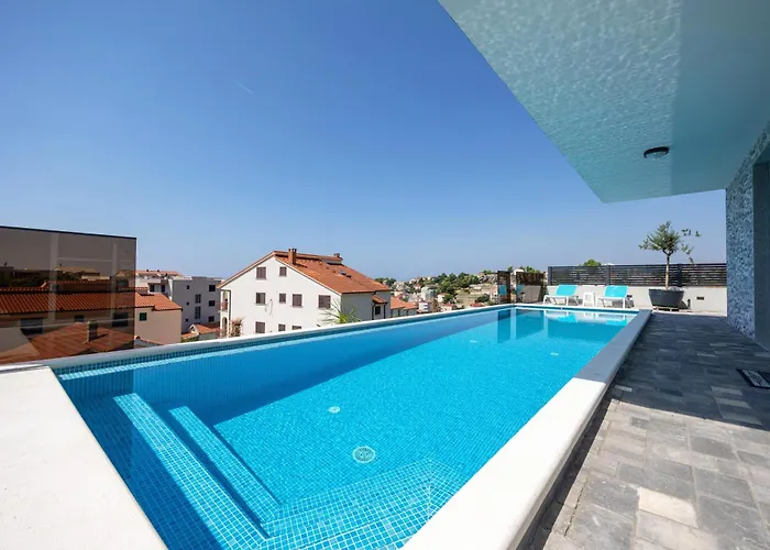 Oliva And Delux For A Family With Swiming Pool, Free Parking, Terace With View At The Sea *