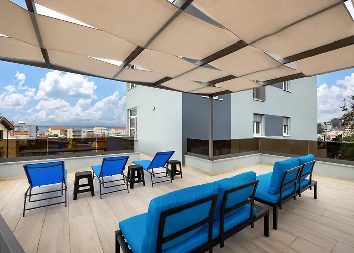 Oliva And Delux For A Family With Swiming Pool, Free Parking, Terace With View At The Sea