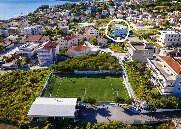 Oliva And Delux For A Family With Swiming Pool, Free Parking, Terace With View At The Sea *