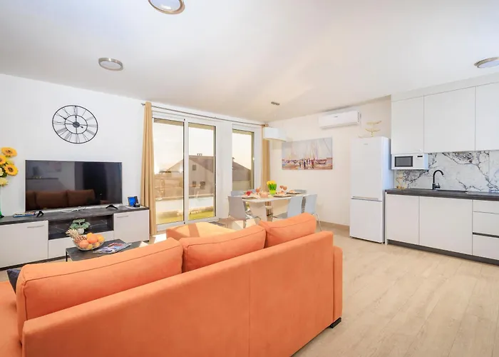 Daire Oliva And Delux For A Family With Swiming Pool, Free Parking, Terace With View At The Sea *