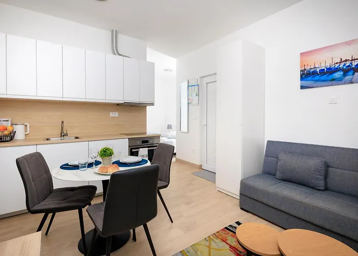 Oliva And Delux For A Family With Swiming Pool, Free Parking, Terace With View At The Sea Daire