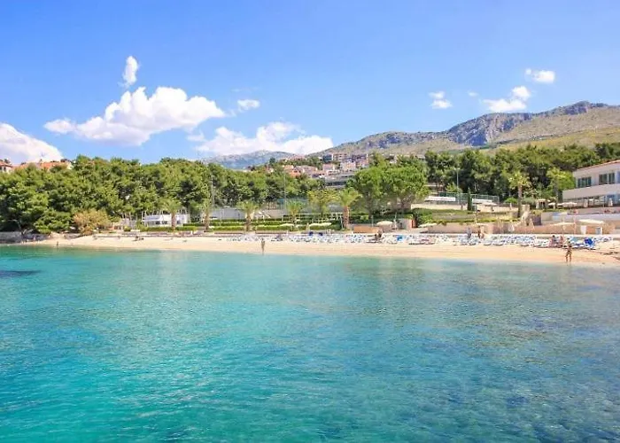 Oliva And Delux For A Family With Swiming Pool, Free Parking, Terace With View At The Sea Daire *